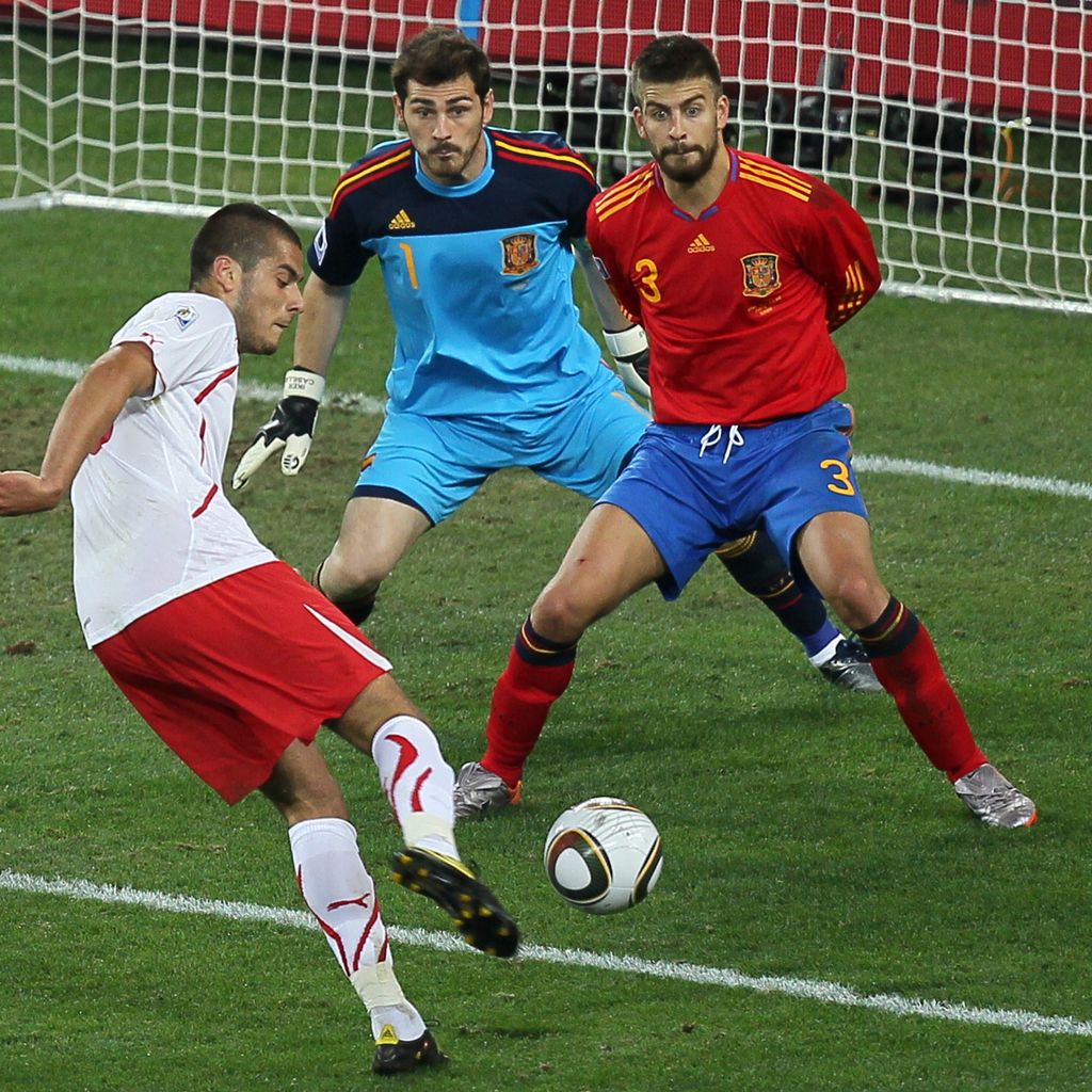 Iker Casillas und Gerard Piqué im Dress der spanischen Nationalmannschaft