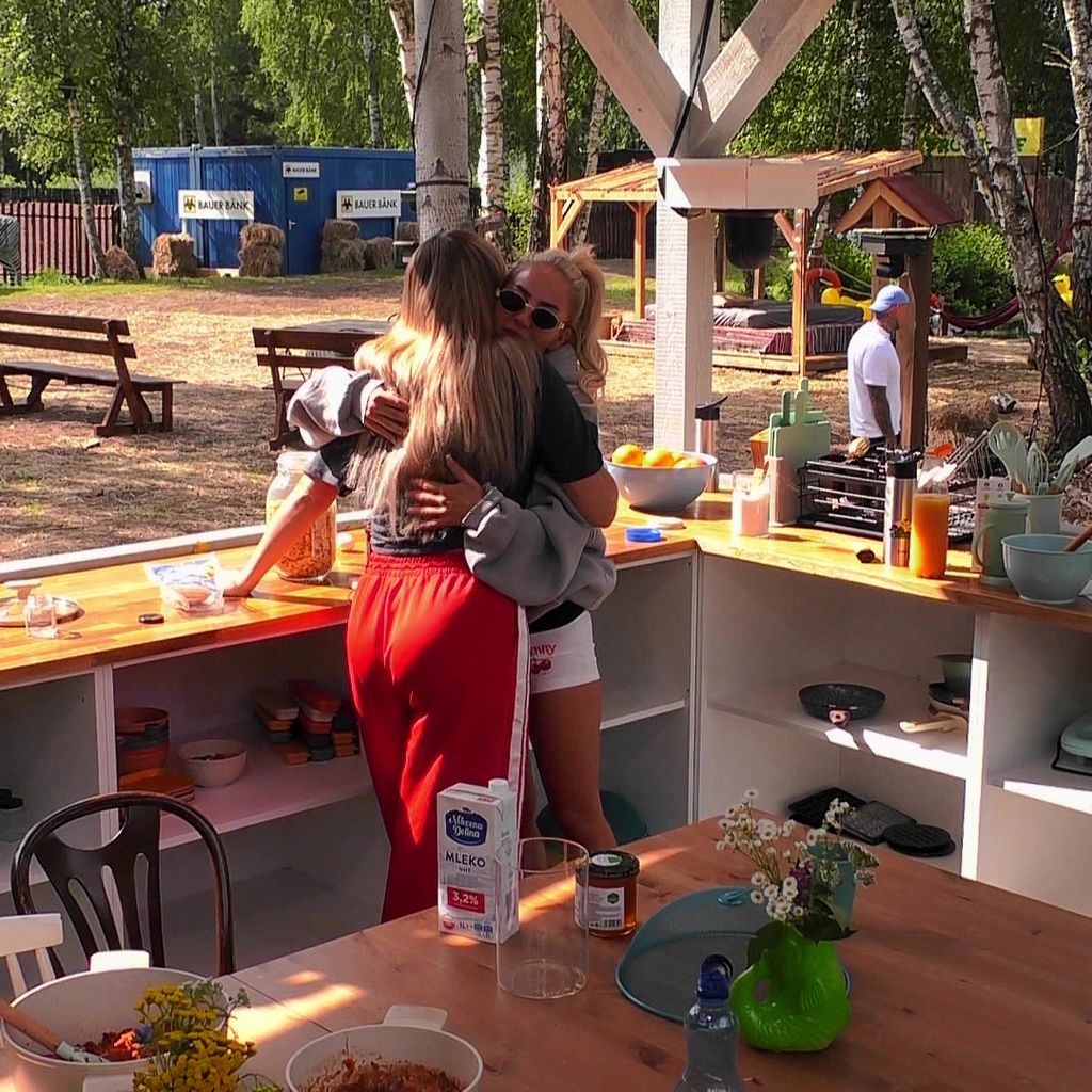 Ina Kina und Emma Fernlund bei "Der Promihof"