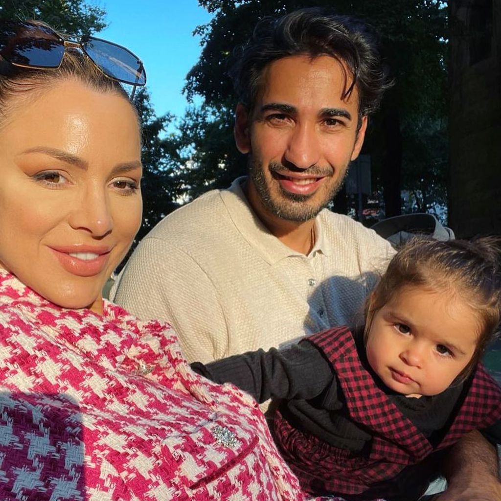 Ina Maria Schnitzer und Umut Kekilli mit ihrer Tochter