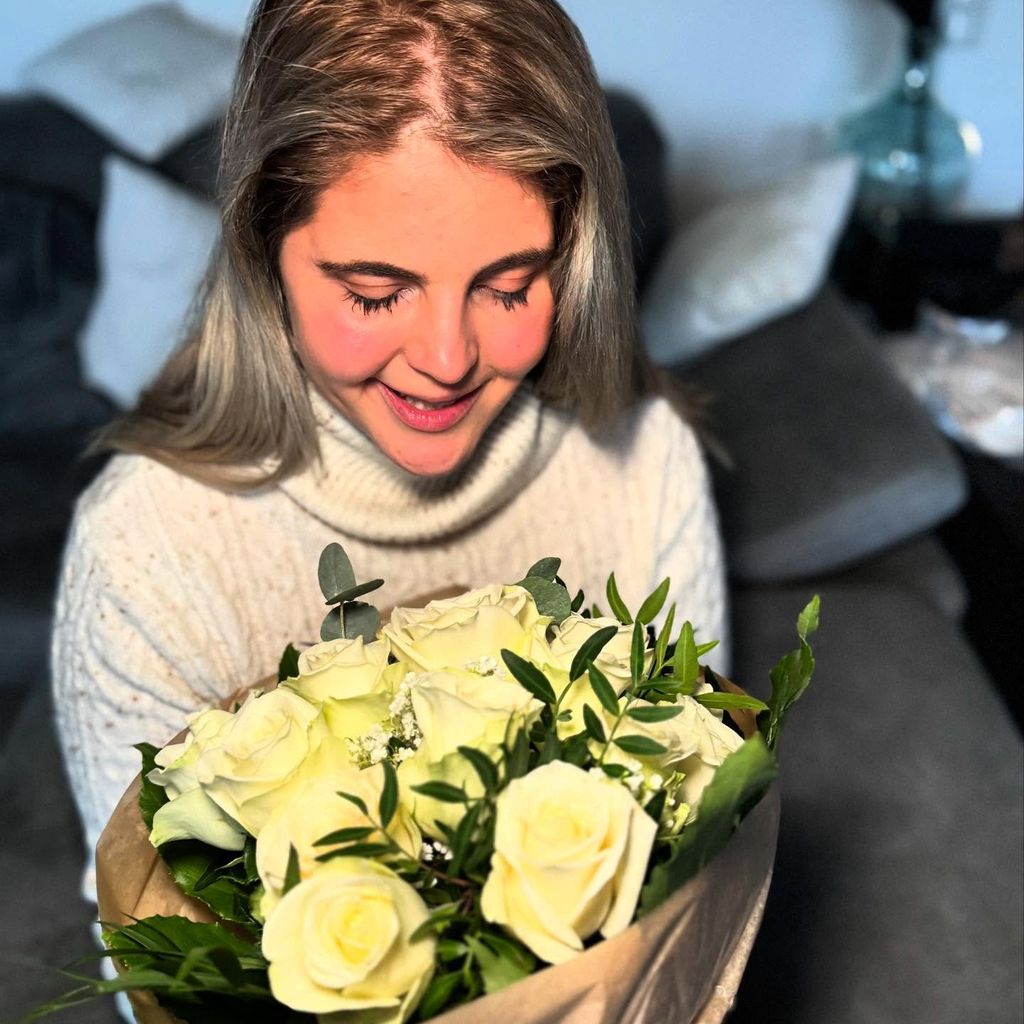 Ina mit ihren Rosen von Fabi