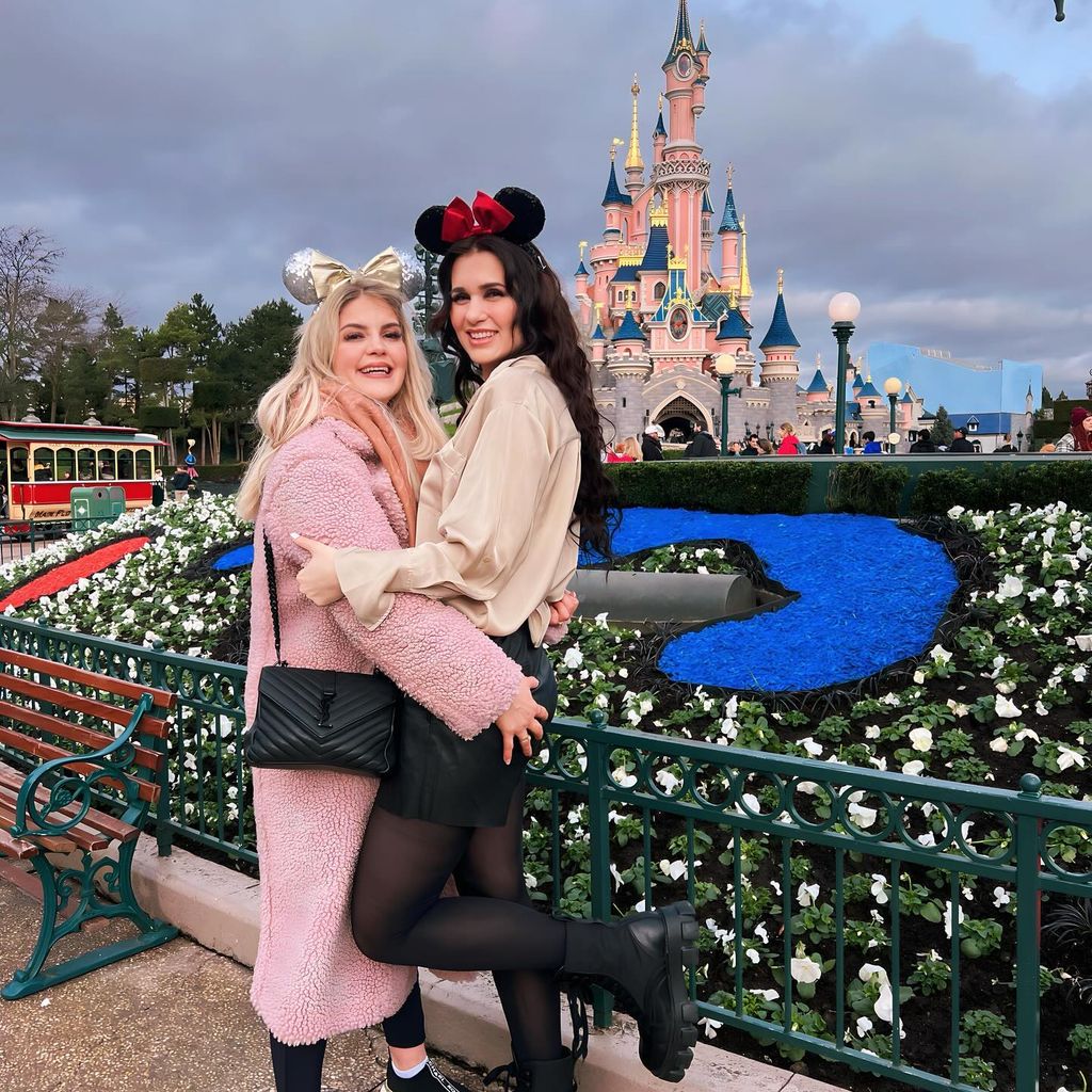 Ina und Nessi im Disneyland, Februar 2024