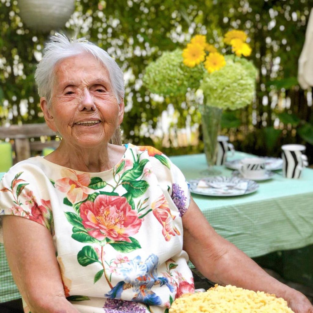 Influencerin Oma Hedel