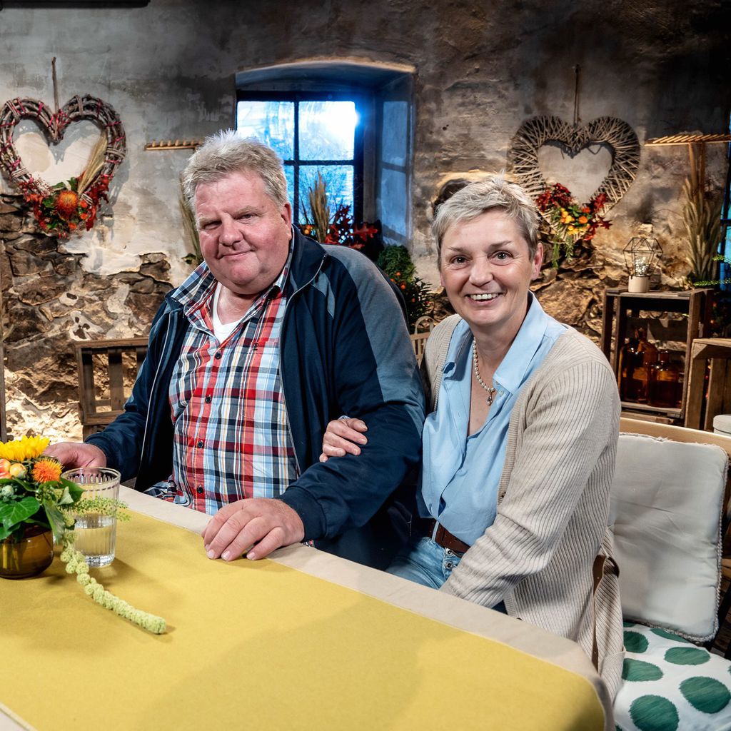 Inka Bause mit den "Bauer sucht Frau"-Kandidaten Torsten und Karin