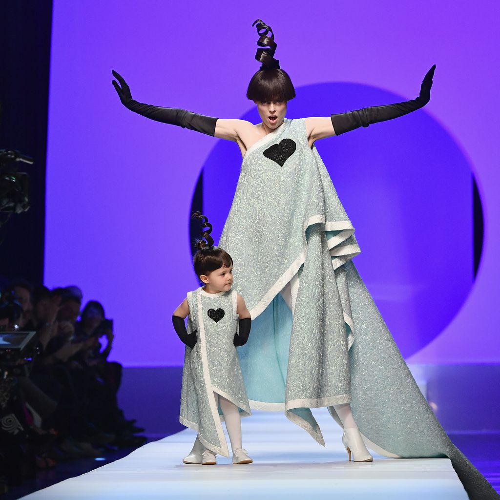 Ioni Coran und Coco Rocha bei der Jean-Paul-Gaultier-Show im Rahmen der Pariser Fashion Week 2018