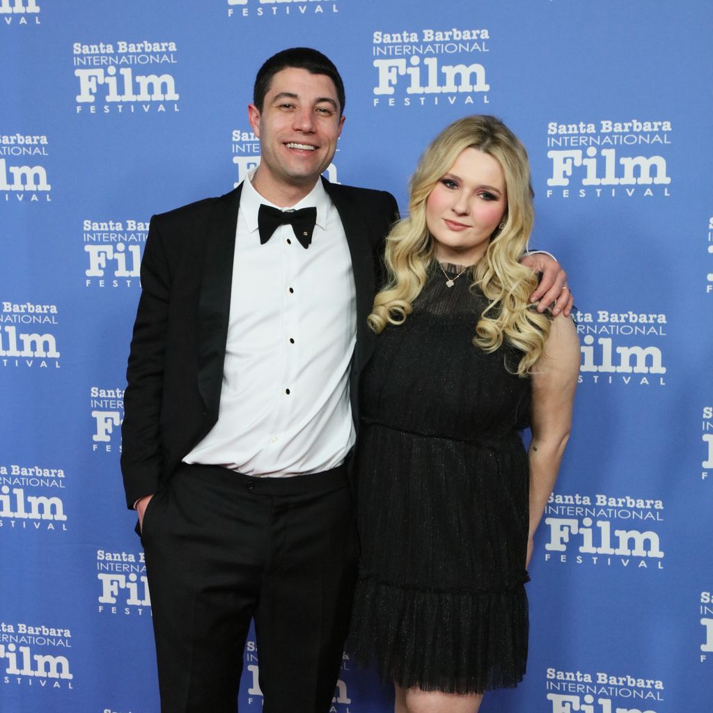 Ira Kunyansky und Abigail Breslin im Februar 2023 in Santa Barbara