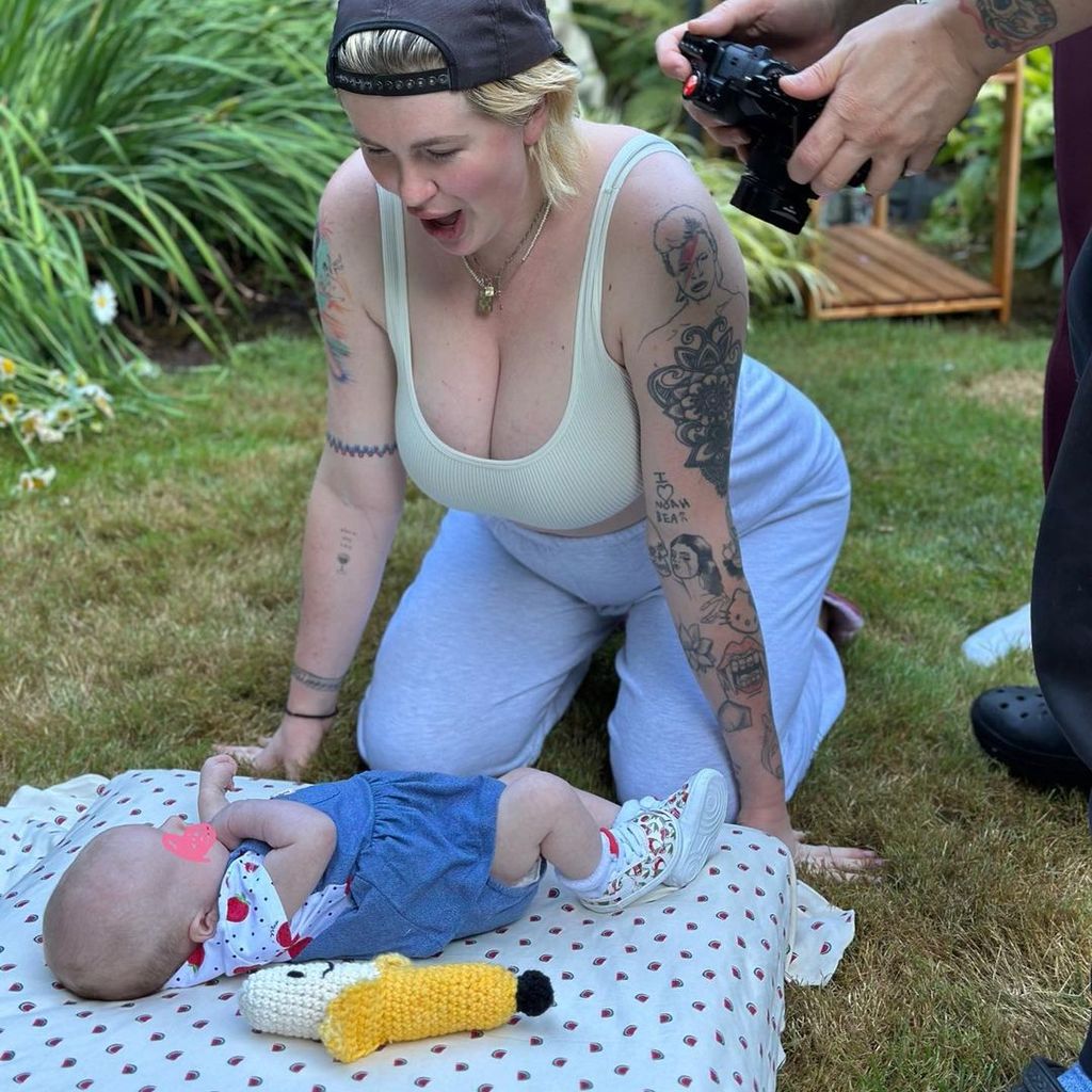 Ireland Baldwin mit ihrer Tochter Holland