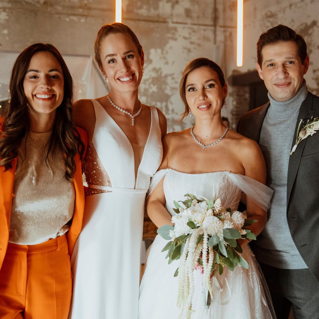 Irina, Braut Ava, Braut Chiara und Deniz bei "Alles was zählt"