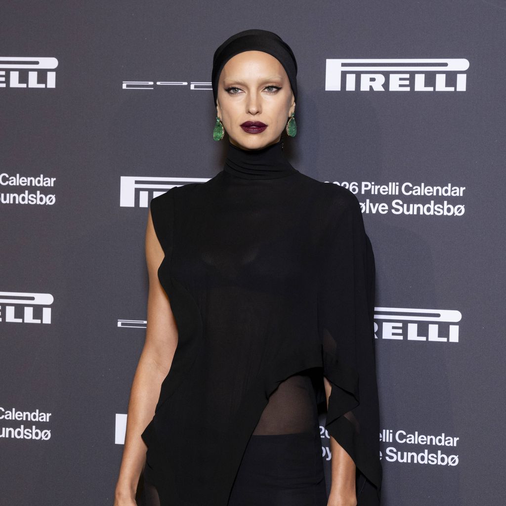 Irina Shayk bei der Präsentation des Pirelli Kalenders 2026 von Solve Sundsbo im Municipal House in Prag