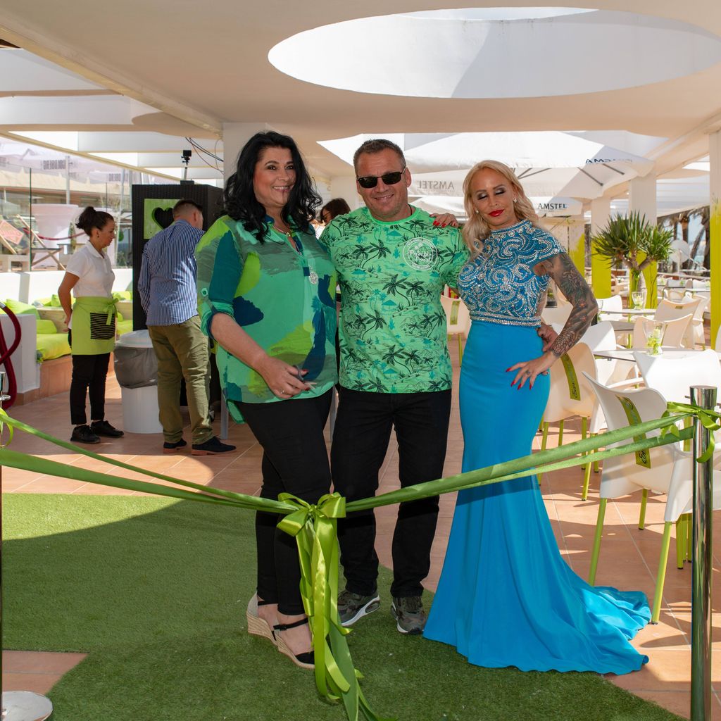 Iris Klein, Peter Klein und Nadescha Leitze beim Opening der Evergreen-Bar auf Mallorca, 2019