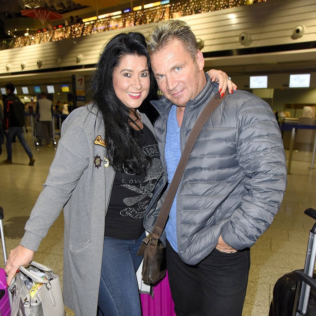 Iris Katzenberger und Peter Klein vor dem Abflug zum Dschungelcamp, 12.01.2018