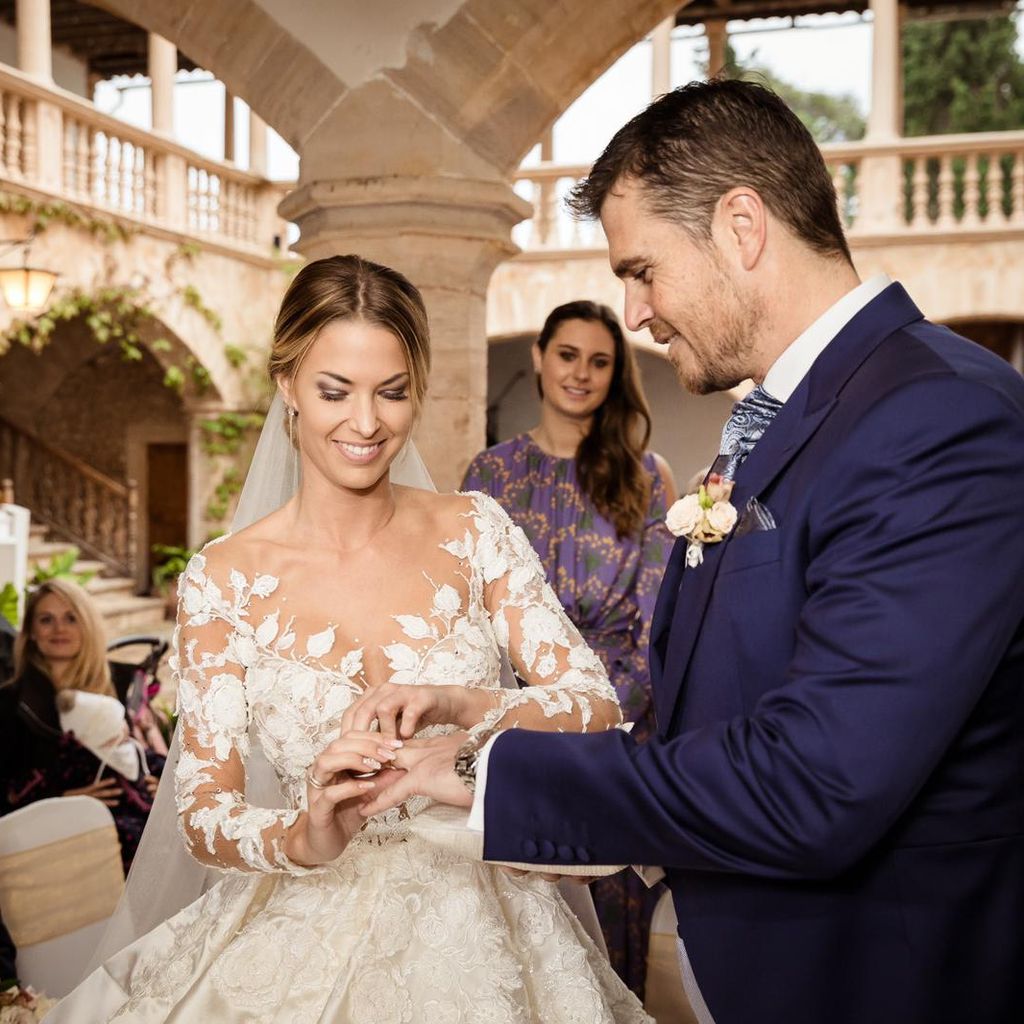 Isabel Gülck mit ihrem Mann Carlos bei der Hochzeit