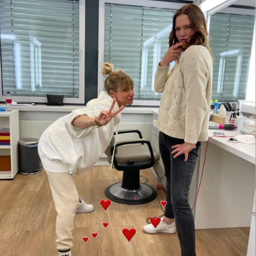 Die "Unter uns"-Stars Isabell Hertel und Tatiani Katrantzi
