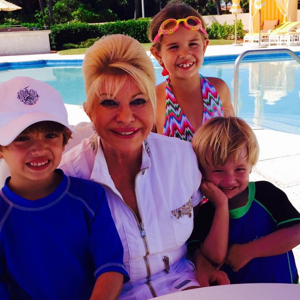 Ivana Trump mit den Kindern ihres Sohnes Donald Jr.