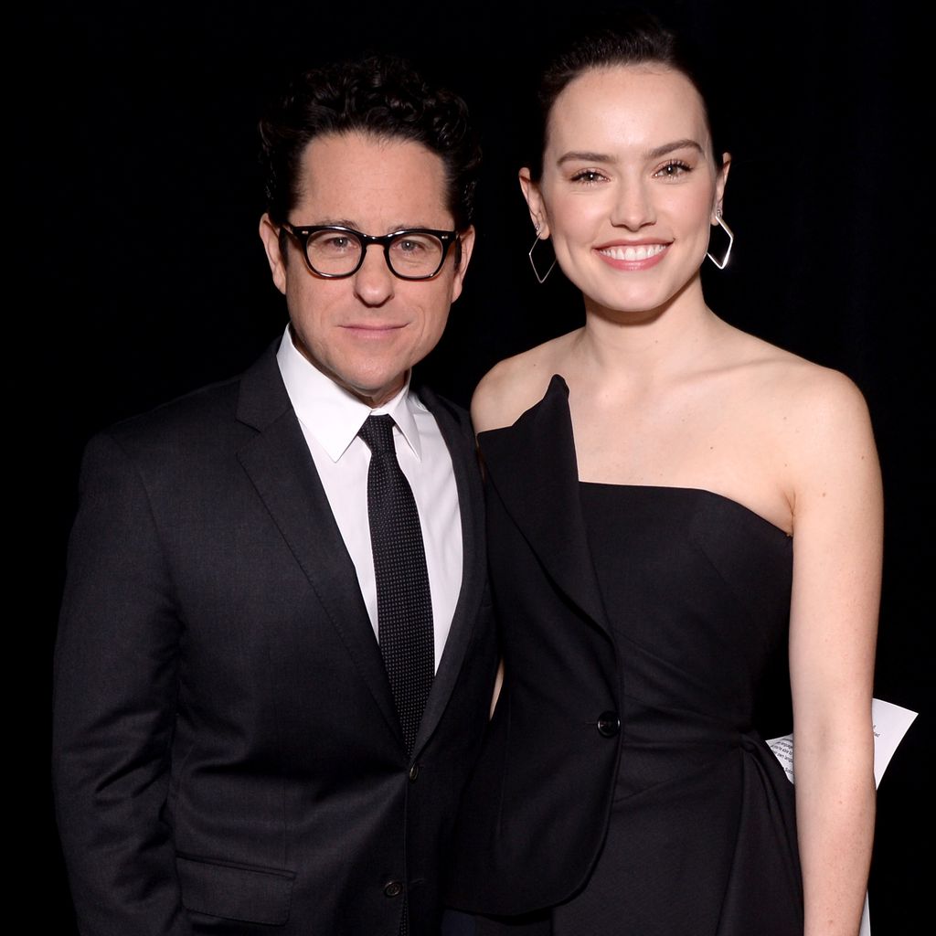 J.J. Abrams und Daisy Ridley im April 2019