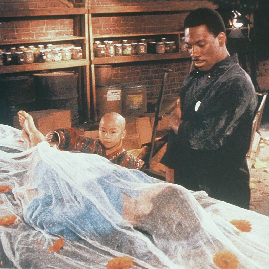 Eddie Murphy als Chandler Jarrell in einer Szene aus "Auf der Suche nach dem goldenen Kind", 1986