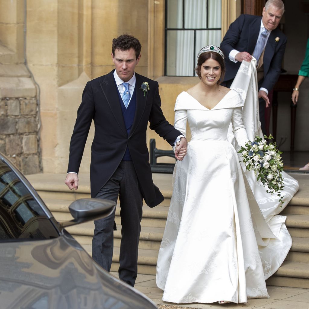 Jack Brooksbank, Prinzessin Eugenie und ihr Vater Prinz Andrew im Hintergrund