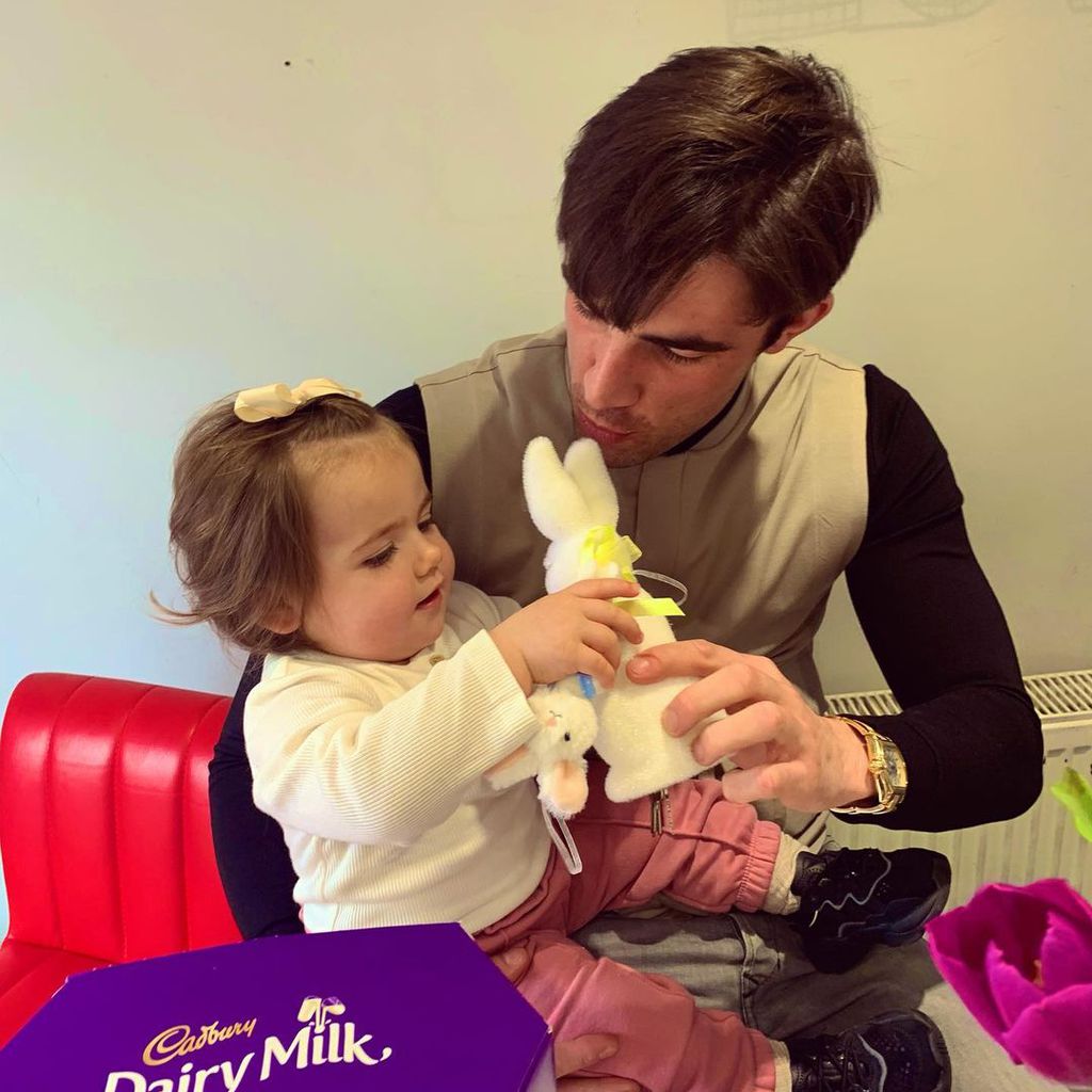 Jack Fincham und seine Tochter im April 2021