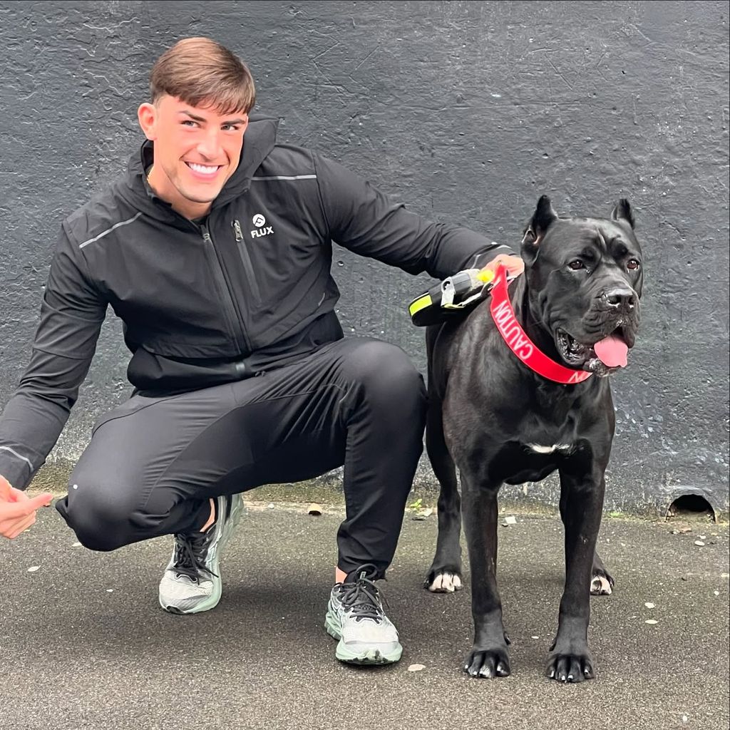 Jack Fincham mit seinem Hund Elvis, Oktober 2024
