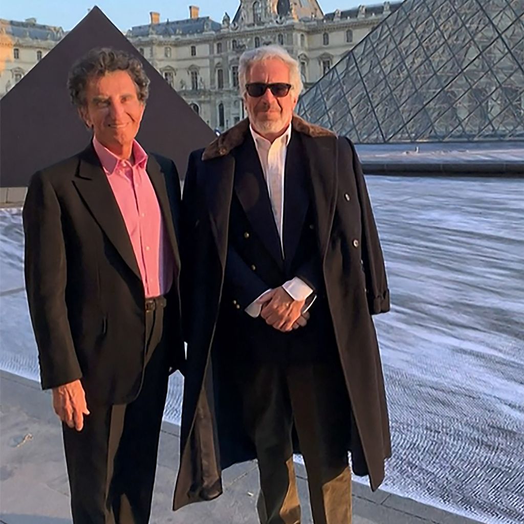 Jack Lang und Jeffrey Epstein vor dem Pariser Louvre
