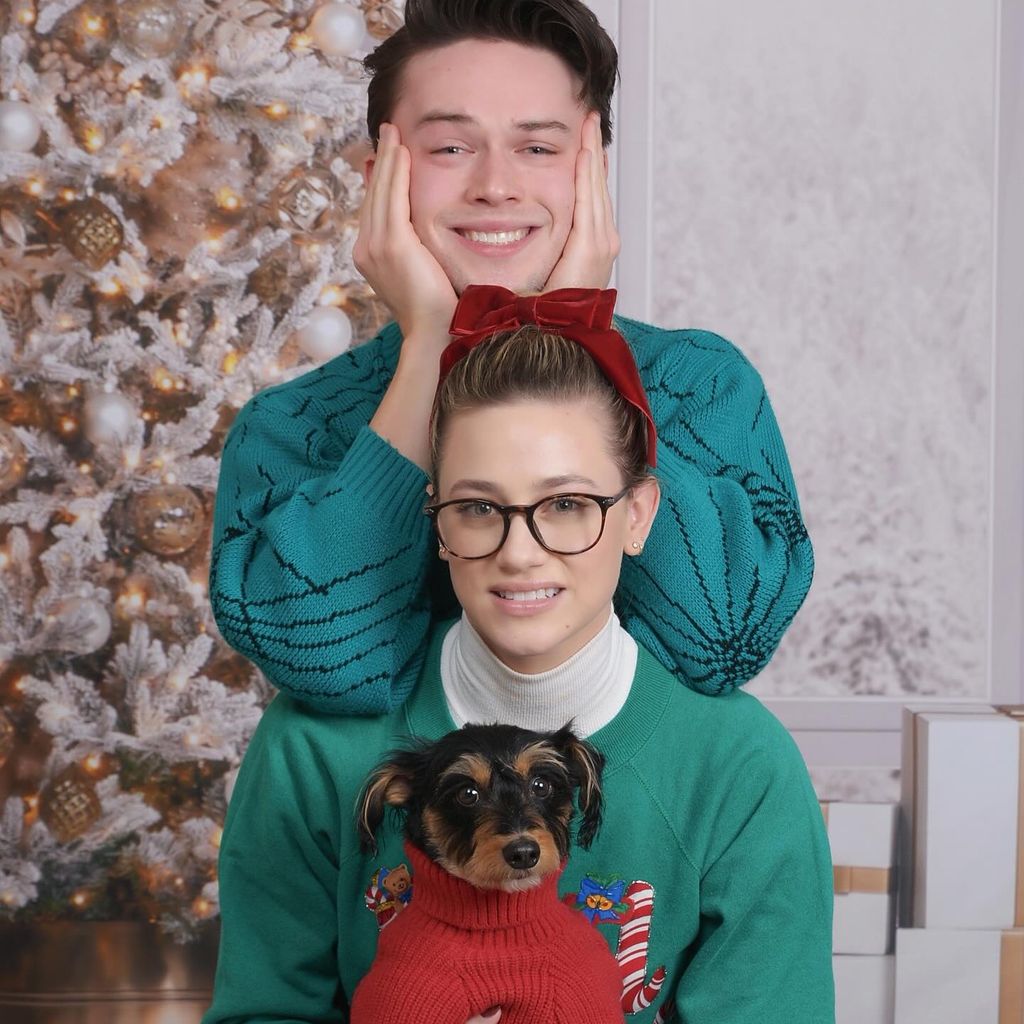 Jack Martin, Lili Reinhart und ihr Hund Milo