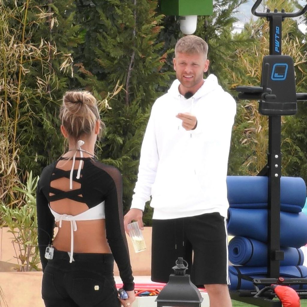 Jacky und Paul bei "Ex on the Beach"