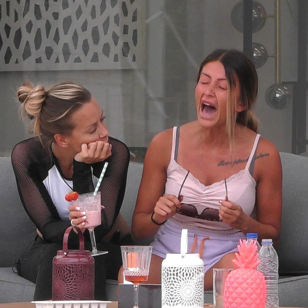 Jacqueline Siemsen und Christina Dimitriou bei "Ex On The Beach"