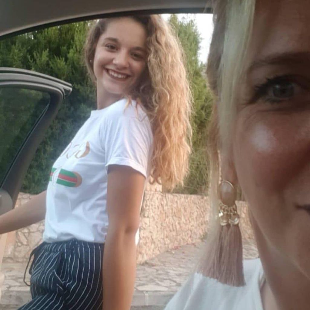 Jada Karabas mit ihrer Mama Daniela Büchner