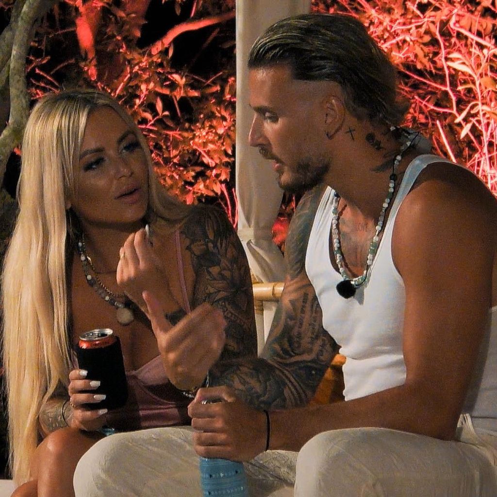 Jade Übach mit Danilo Sellaro bei "Bachelor in Paradise"