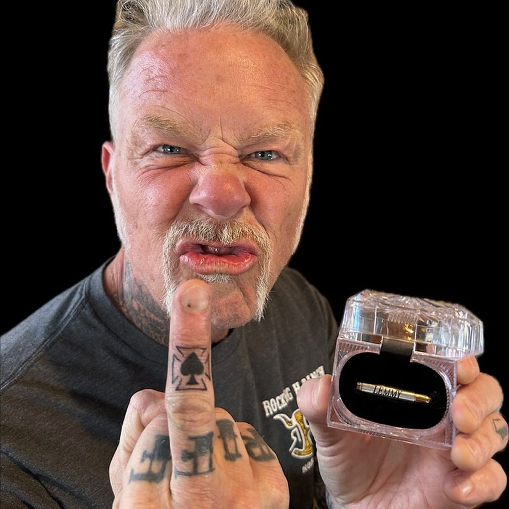 James Hetfield mit seinem Lemmy-Kilmister-Tattoo