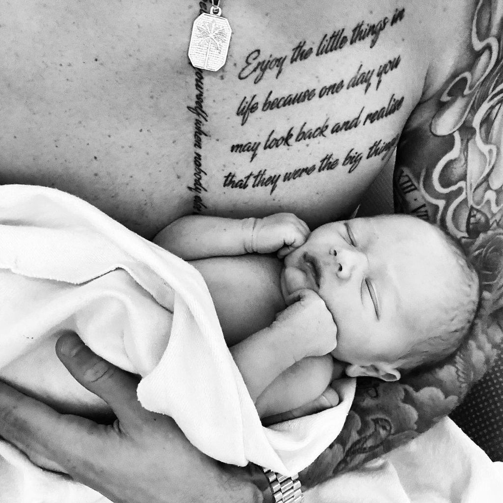 James Maddison mit seinem Sohn Leo