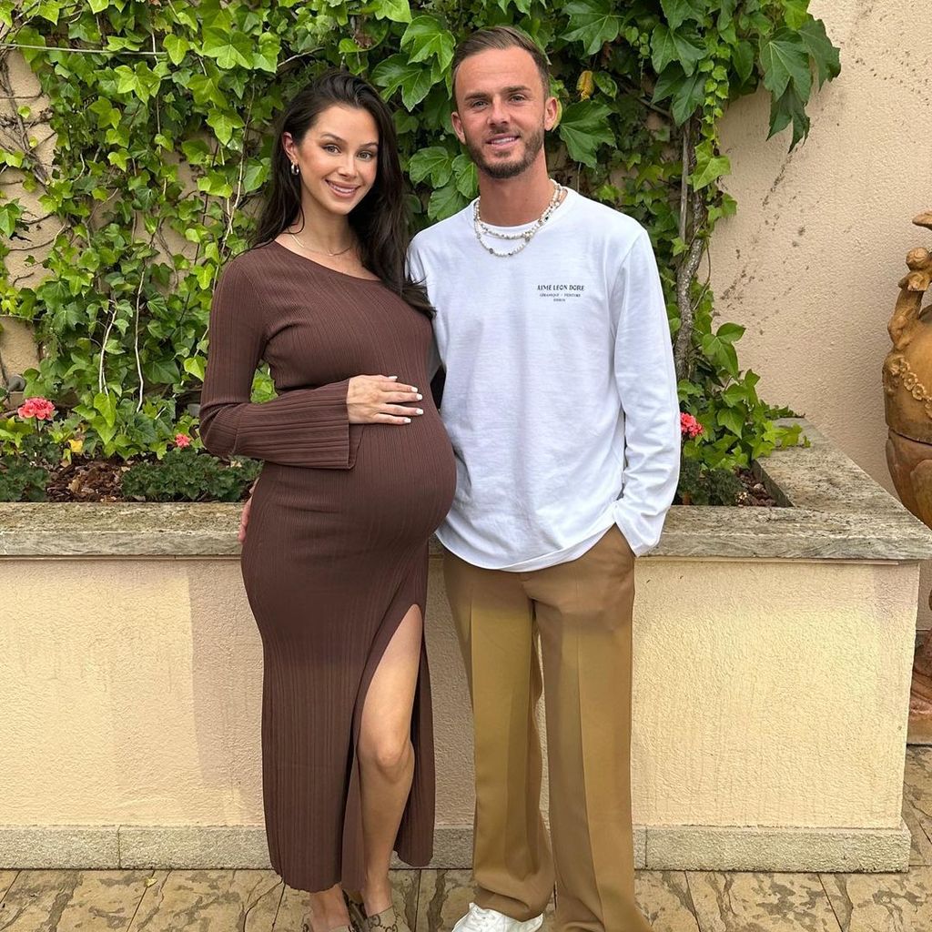 James Maddison und schwangere Kennedy Alexa im Urlaub