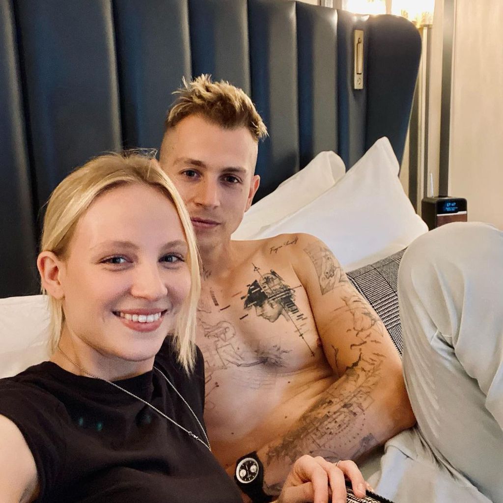 James McVey und seine Freundin