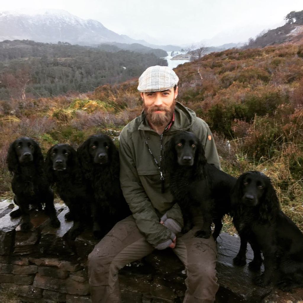 James Middleton mit seinen Hunden Rafa, Ella, Zulu, Inka und Luna