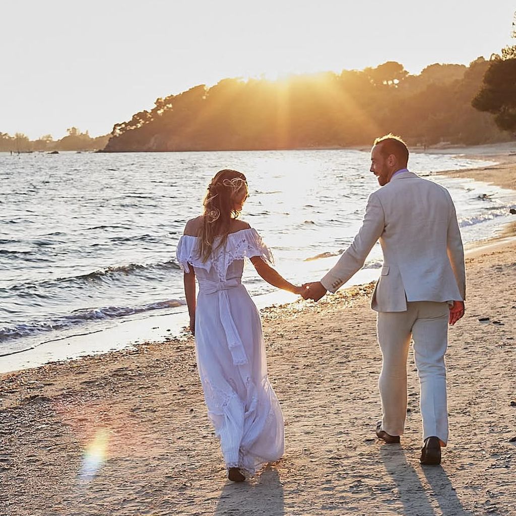 James Middleton und seine Frau Alizée am Strand