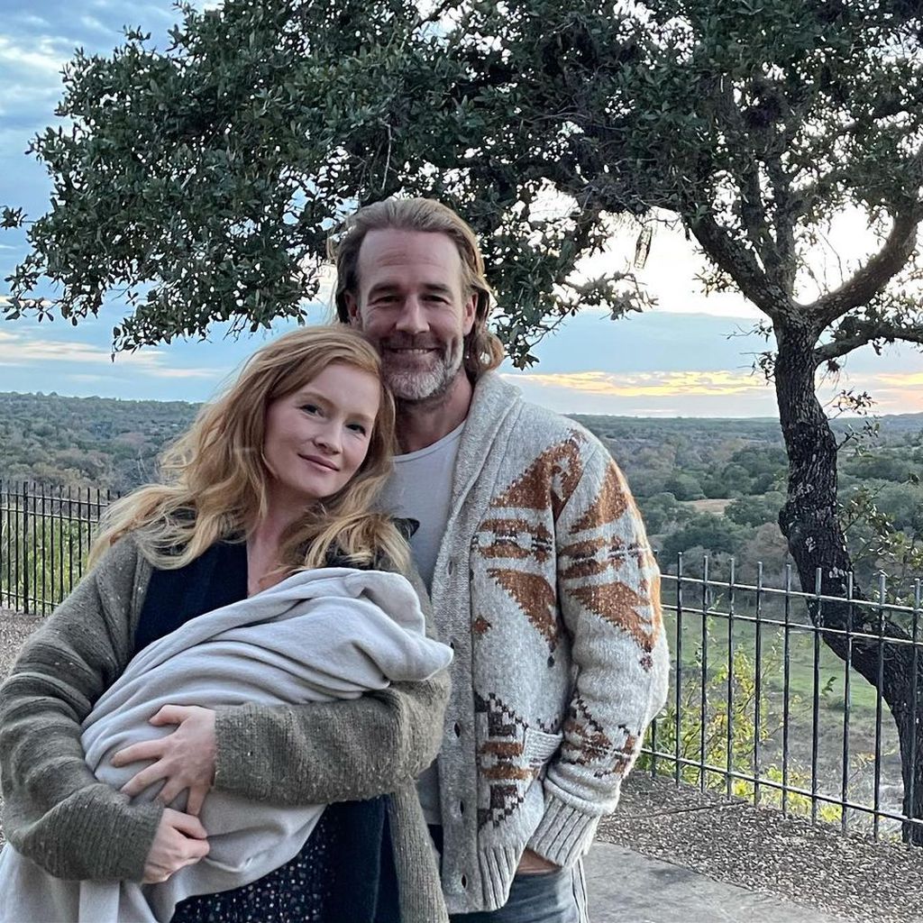 James und Kimberly Van Der Beek mit ihrem sechsten Baby, November 2021