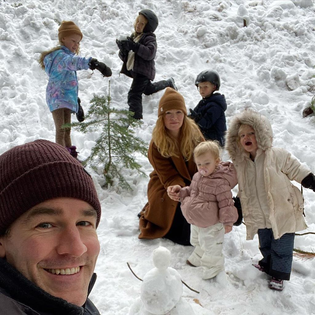 James und Kimberly Van Der Beek mit ihren Kindern