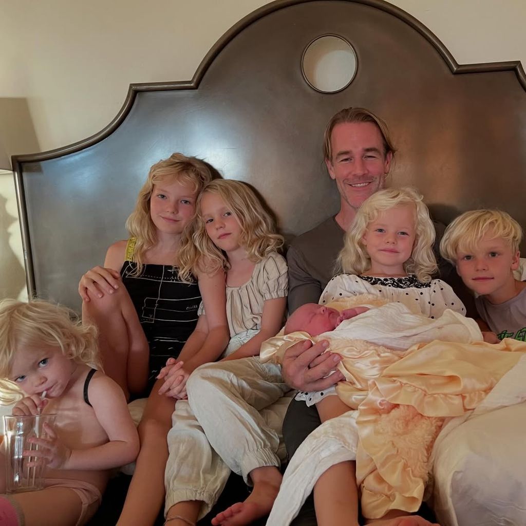 James Van der Beek mit seinen sechs Kindern