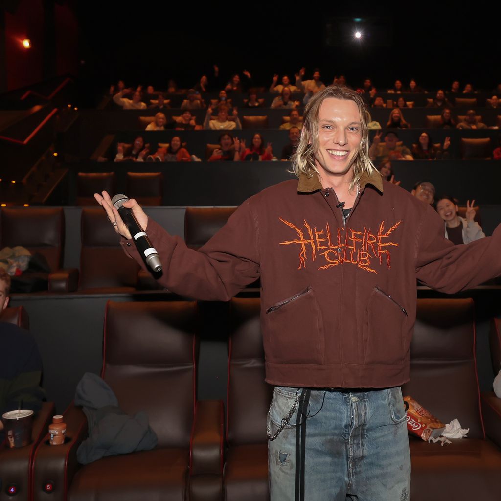 Jamie Campbell Bower bei den Fan-Screenings zu Stranger Things 5 im Foothill Ranch AMC in Tustin, 31. Dezember 2025