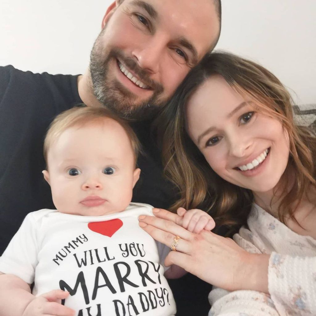 Jamie Jewitt, Camilla Thurlow und ihre Tochter Nell im Februar 2021