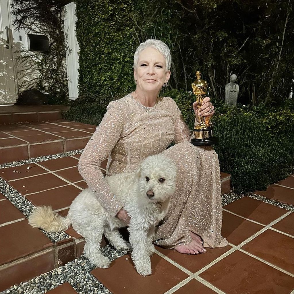 Jamie Lee Curtis mit ihrem Hund Runi, März 2023