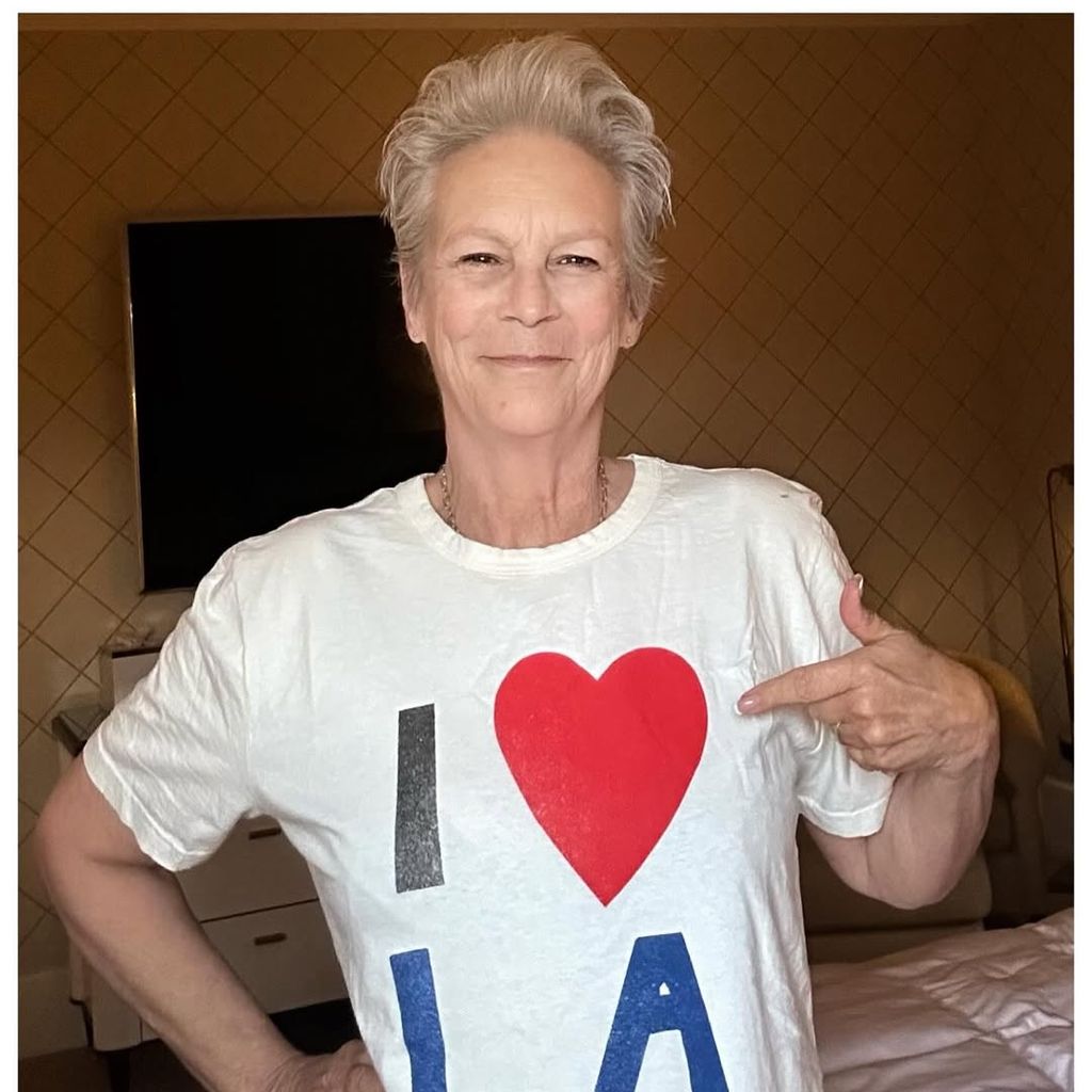 Jamie Lee Curtis trägt "I love L.A." T-Shirt, Januar 2025