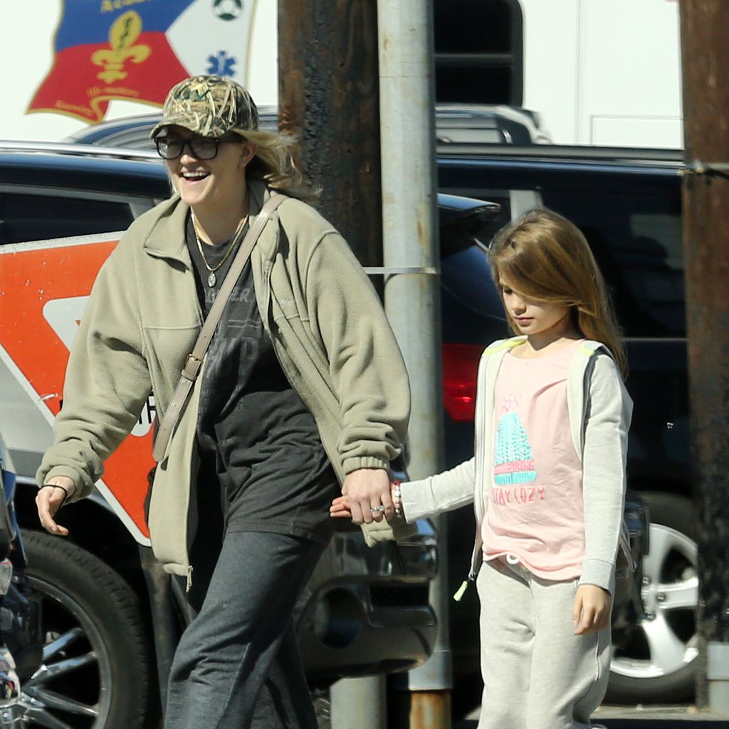Jamie Lynn Spears mit ihrer Tochter Maddie beim Verlassen der Klinik, Februar 2021