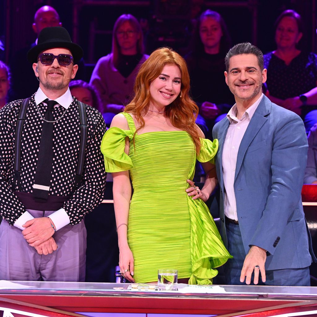Jan Delay, Palina Rojinski und Rick Kavanian bei "The Masked Singer"