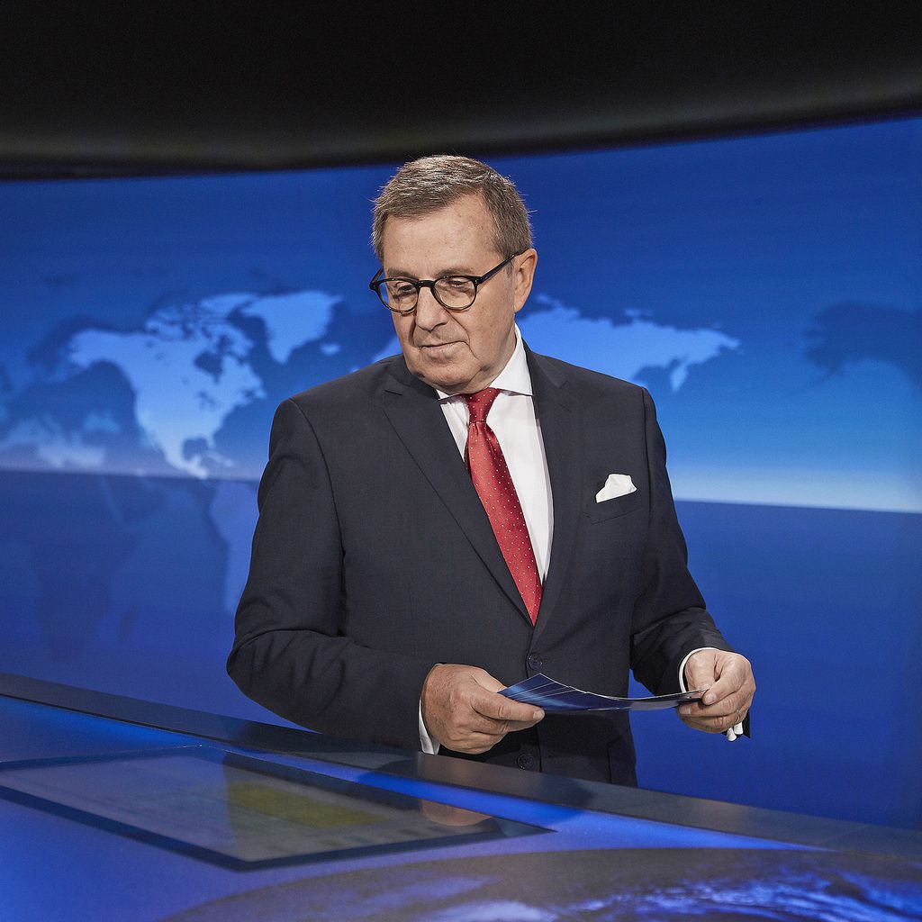 Jan Hofer im Studio der "Tagesschau"