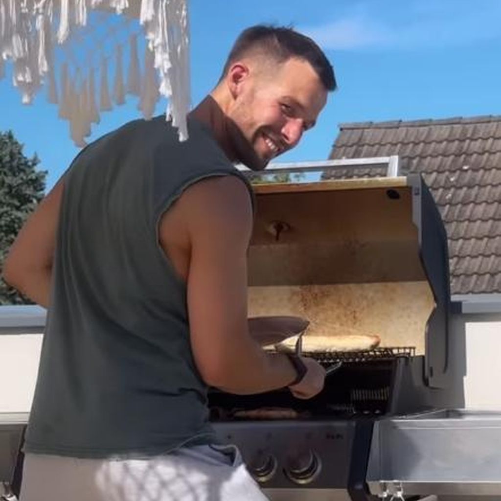 Jan Hoffmann in Sharons Story