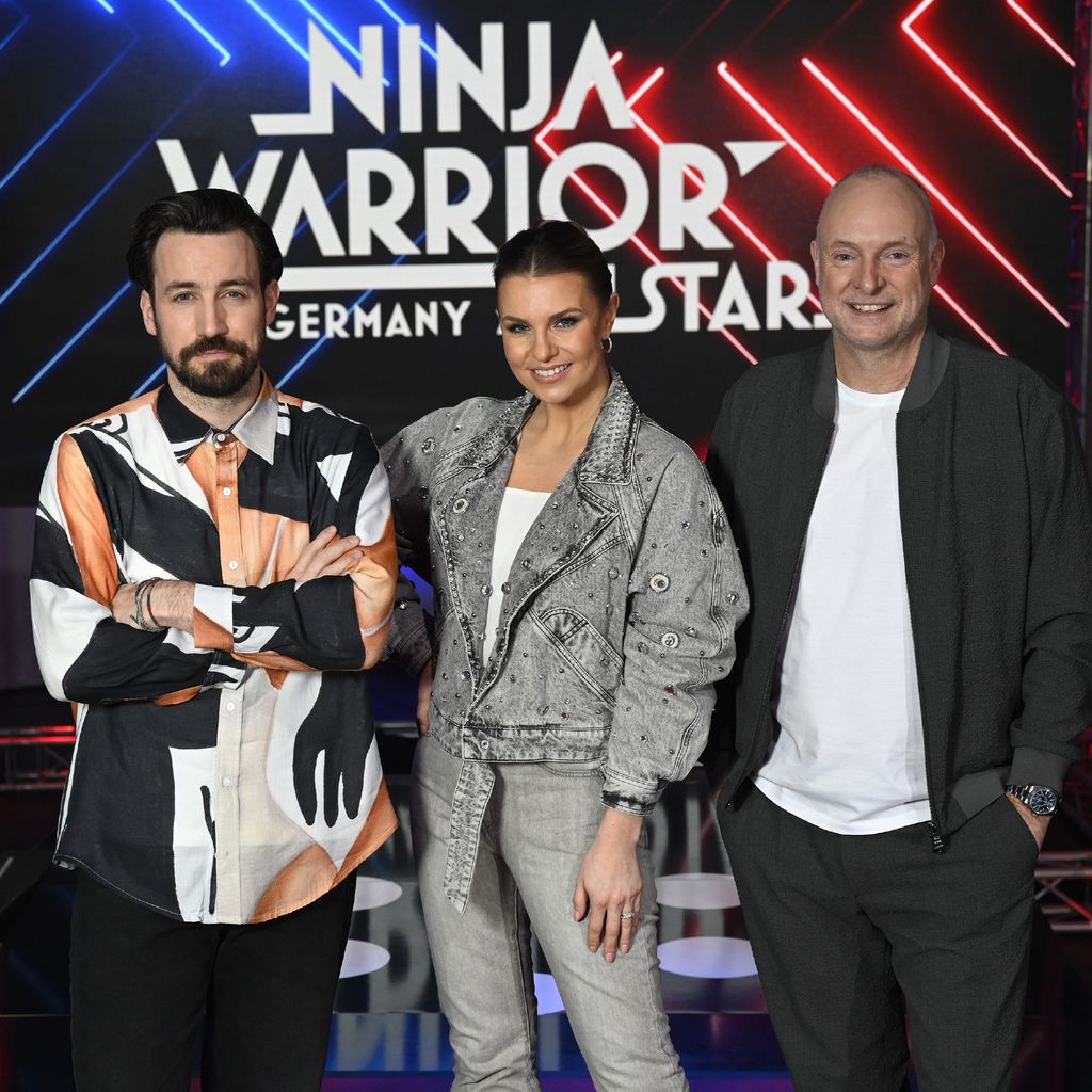 Jan Köppen, Laura Wontorra und Frank Buschmann bei "Ninja Warrior Germany Allstars"