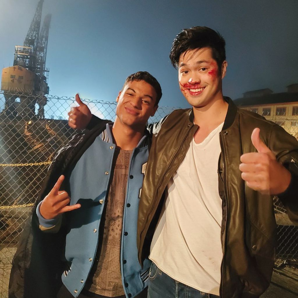 Jan Luis Castellanos und Ross Butler am Set von "Tote Mädchen lügen nicht"