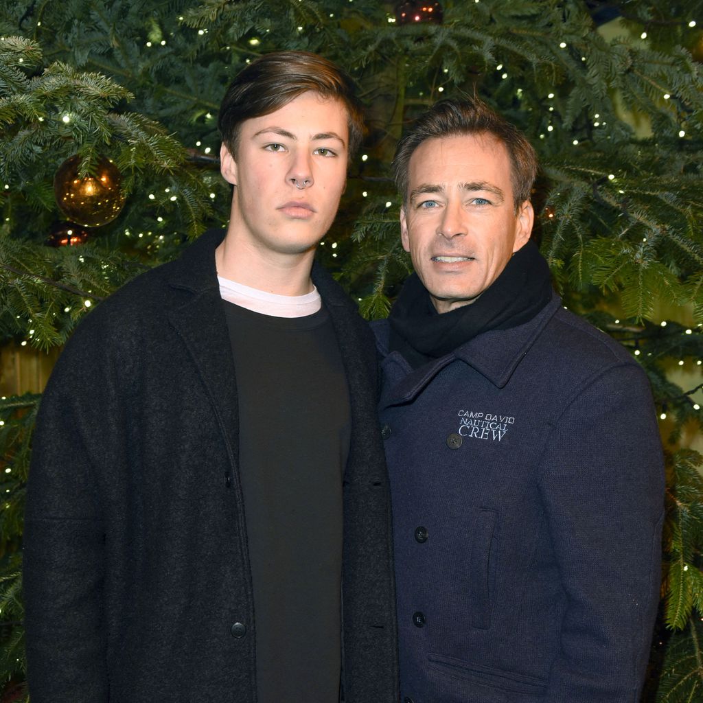Jan Sosniok mit seinem Sohn Jonas bei der Premiere vom Roncalli Weihnachtscircus 2016