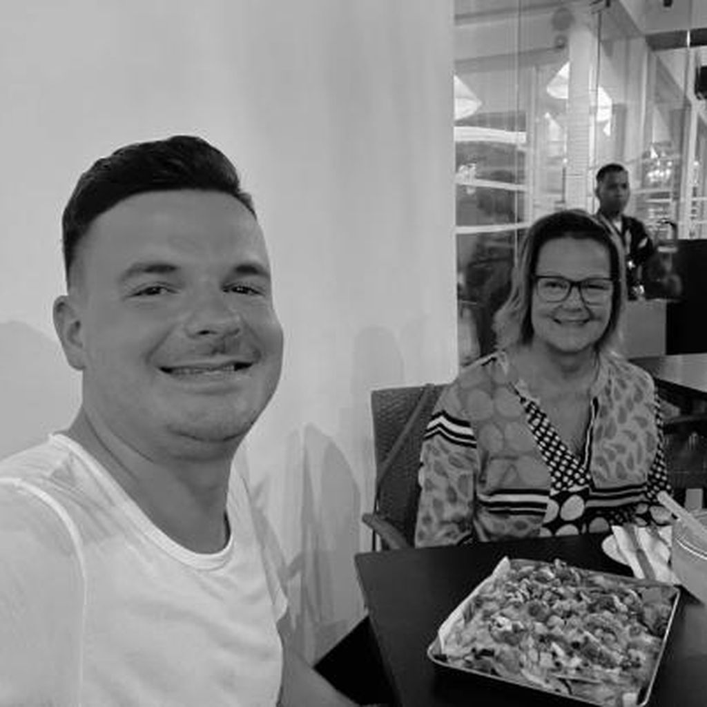 Jan Zimmermann mit seiner Mutter Marion in Indonesien