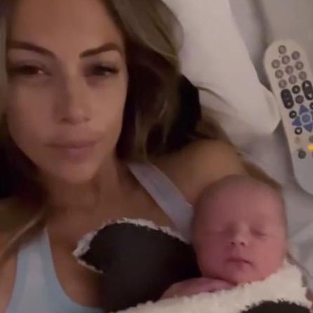 Jana Kramer mit ihrem Baby Roman